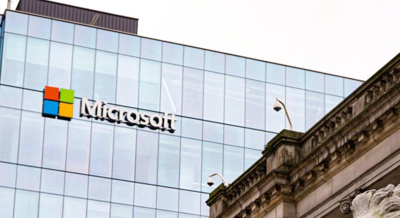 Microsoft Mandates Apple Devices for Employees in China Amid Android Service Absence