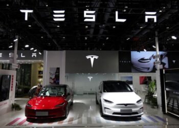 Tesla Deliveries Set to Fall for Second Straight Quarter