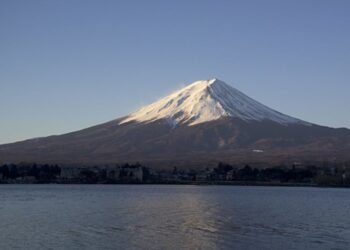 The Cheaper and Quieter Way to See Japan’s Mount Fuji