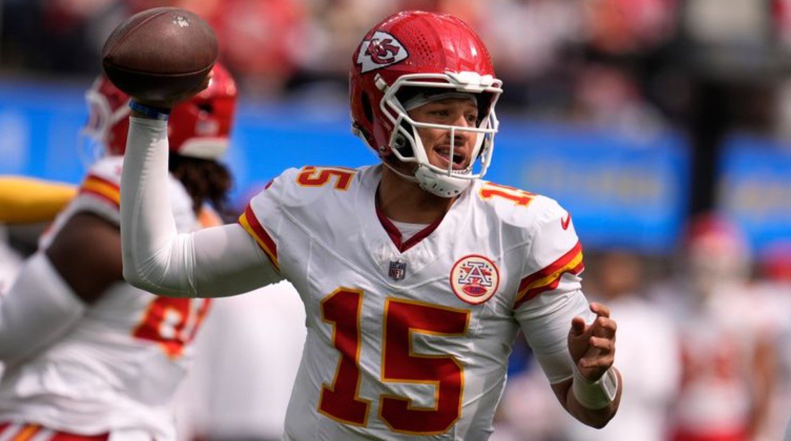 patrick mahomes kansas city chiefs los angeles chargers game highlights