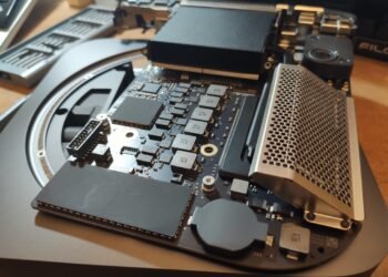 Apple MacBook processor teardown