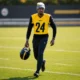 Joey Porter Jr Steelers contract impasse practice return