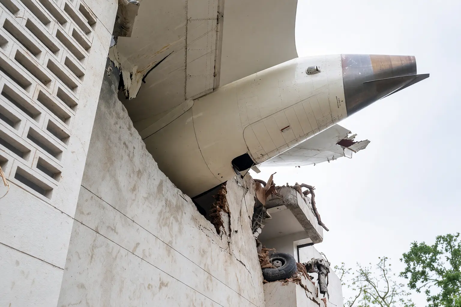 Air India Flight 171 Dreamliner Ahmedabad hostel crash toll